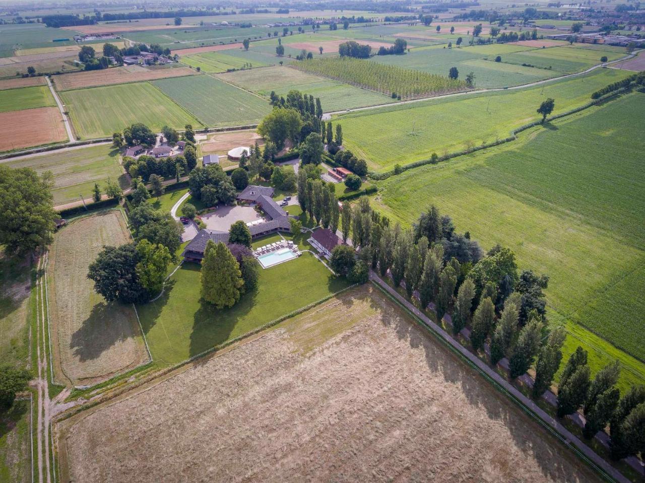 Agriturismo Tenuta "Il Cigno" Villanterio ภายนอก รูปภาพ
